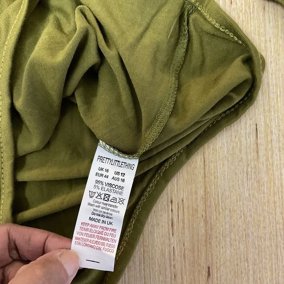 Pretty Little Thing Basic Olive Green Slinky Long Sleeve Bodysuit US Size 12 - Picture 4 of 6